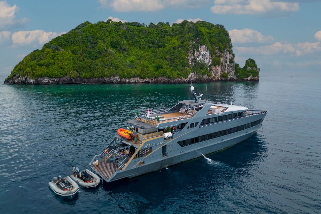 Velocean Liveaboard at Suanggi